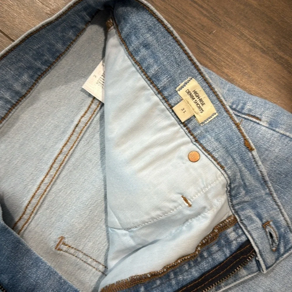 Madewell High Rise Denim Shorts Light Wash Distressed Size 31